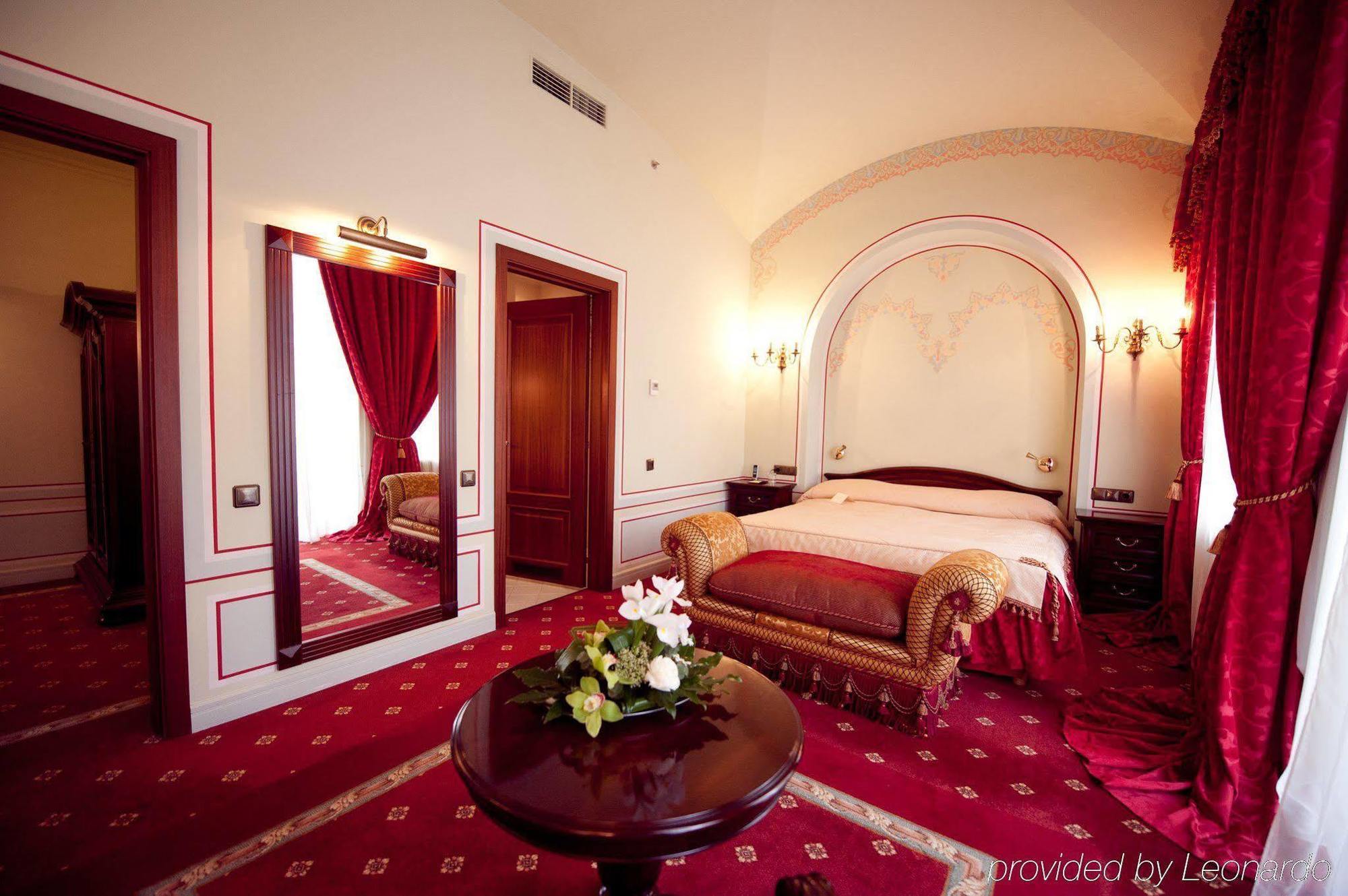 Hotel Opera - The Leading Of The World Kiew