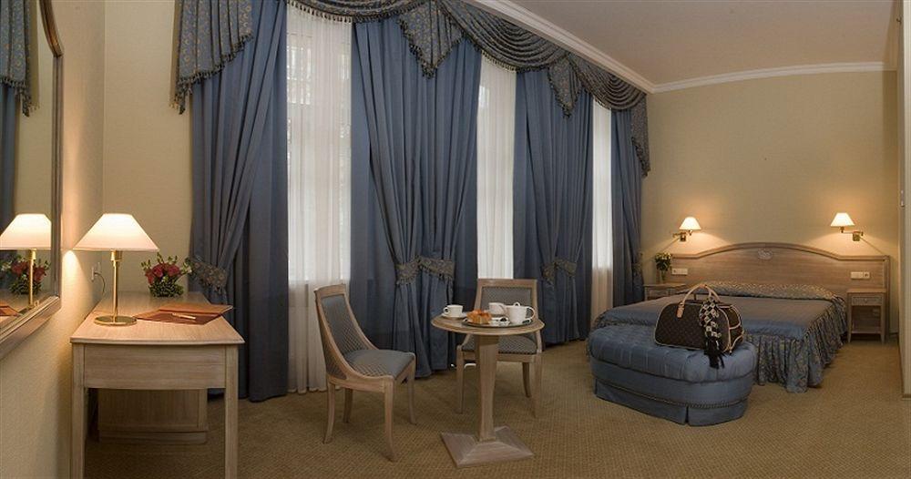 Otel Opera - The Leading Of The World