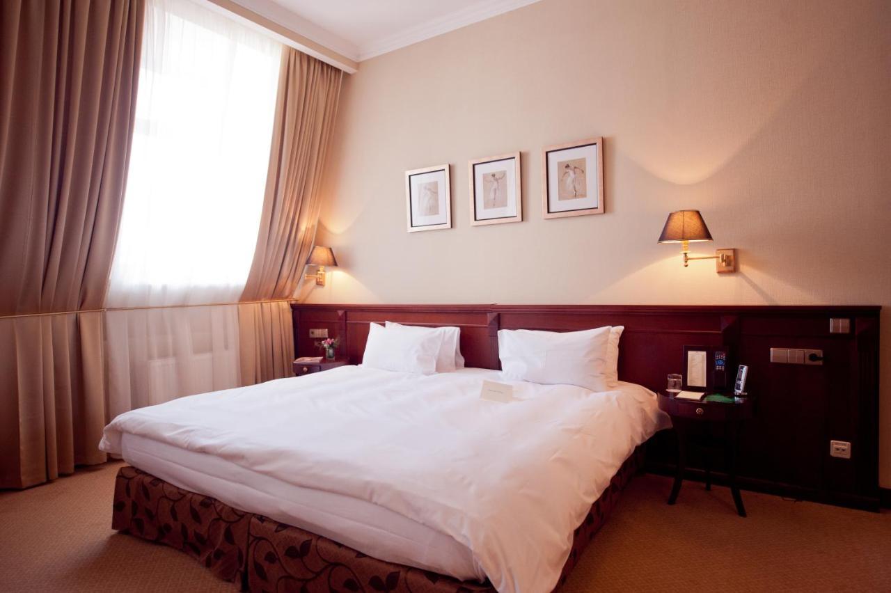 Opera - The Leading Of The World 5*