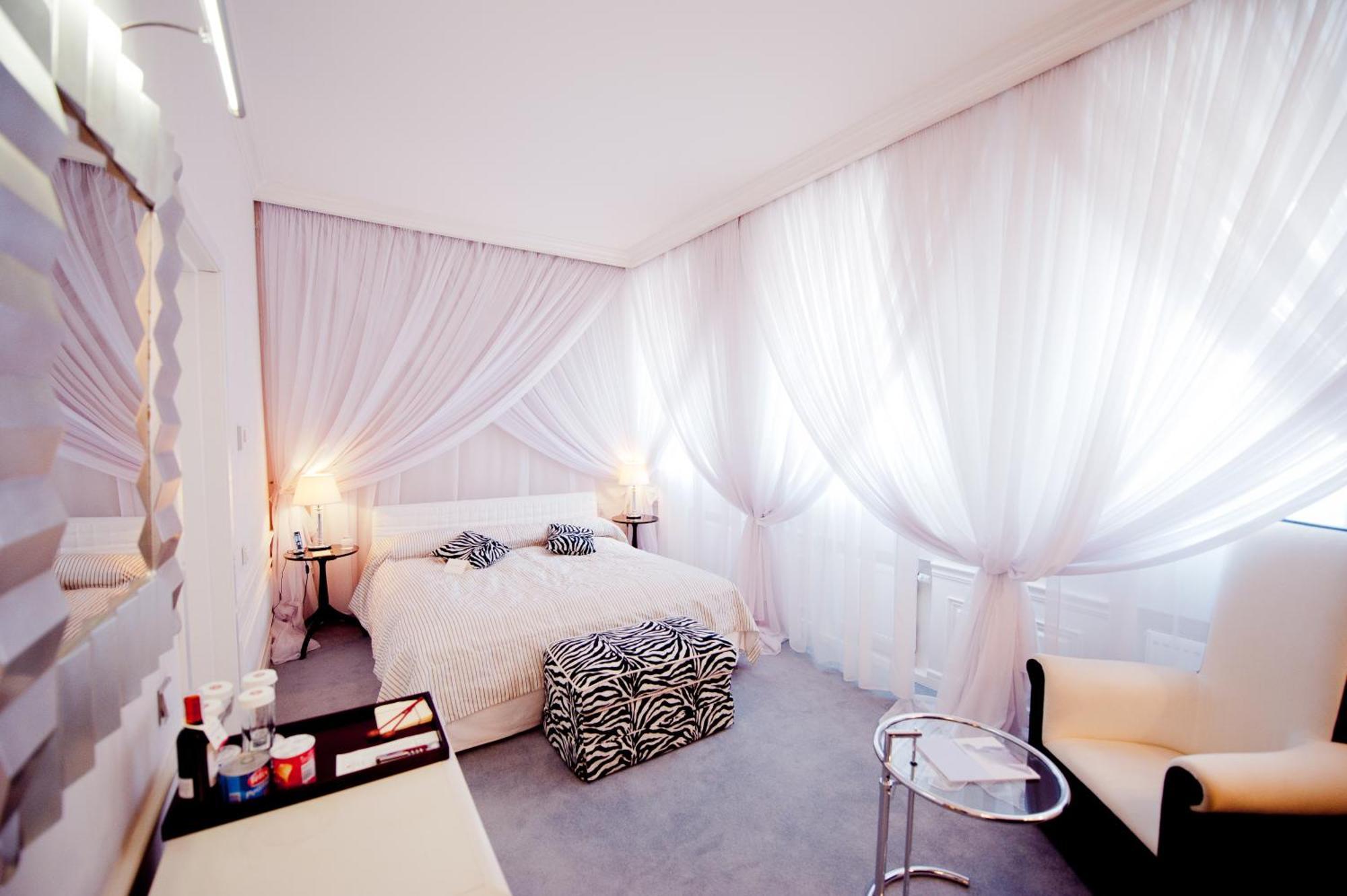 опера - The Leading Of The World Отель 5*