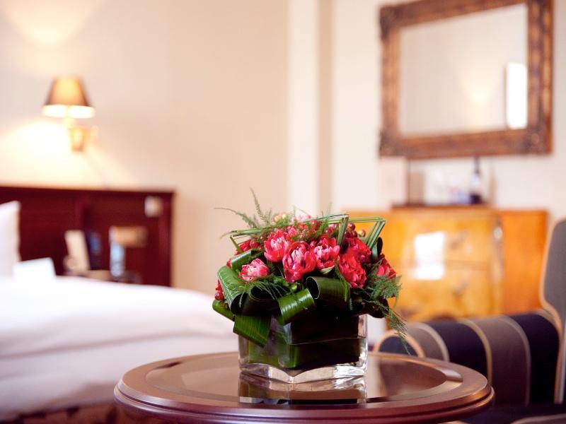опера - The Leading Of The World Отель 5*