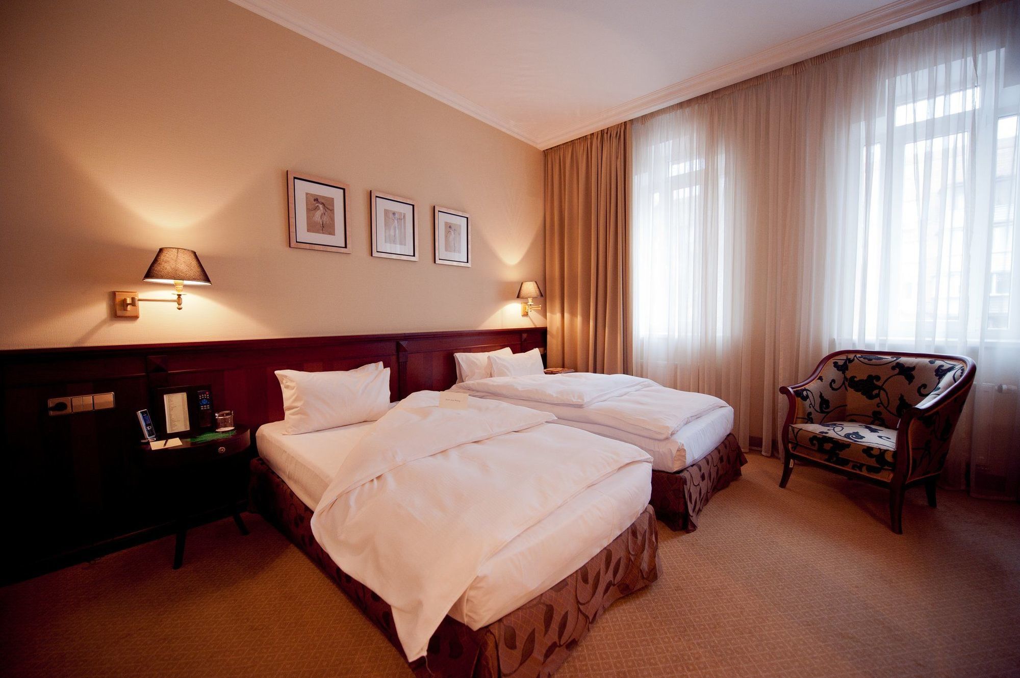 Отель опера - The Leading Of The World 5*