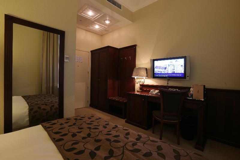 опера - The Leading Of The World 5* Киев
