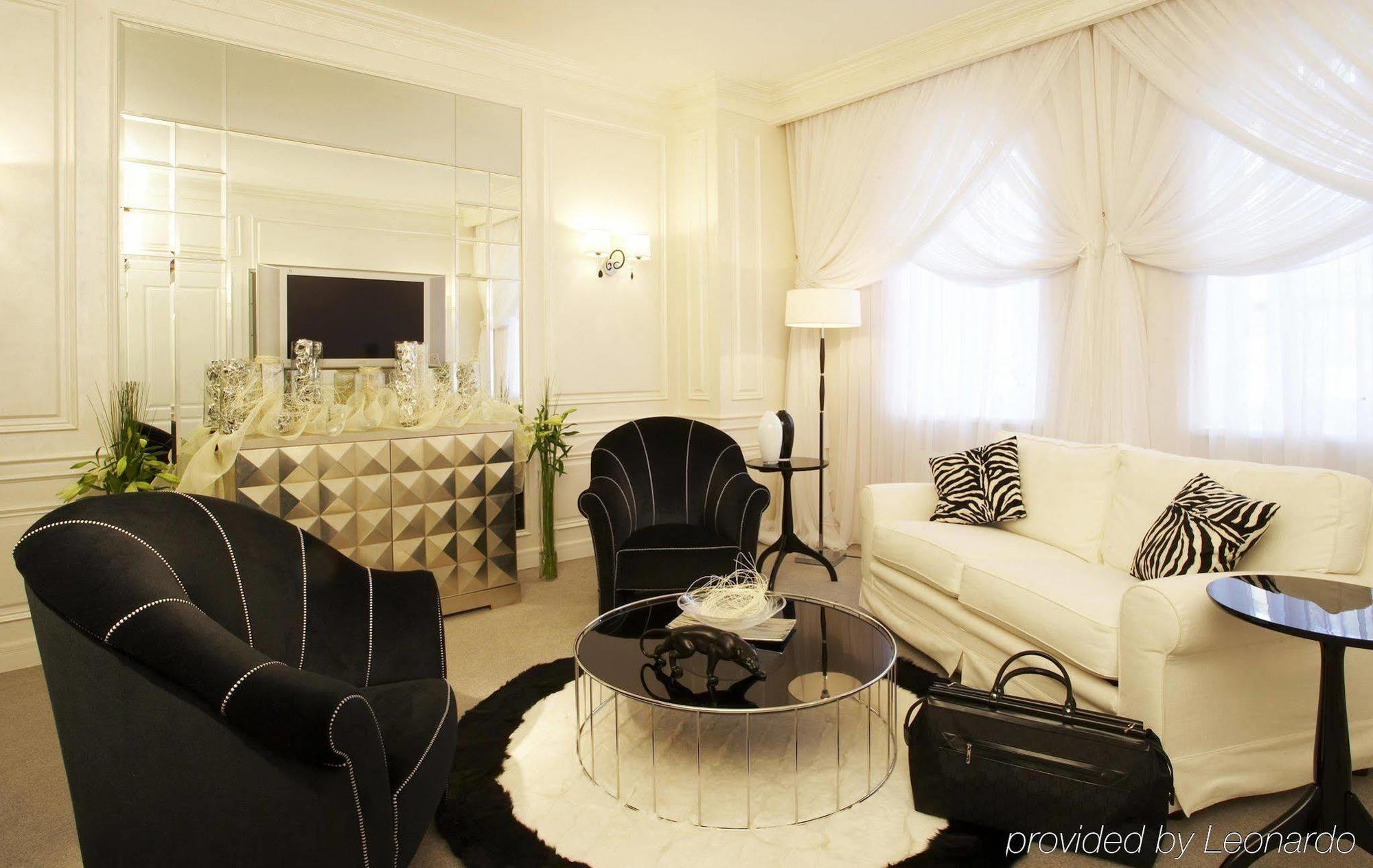 опера - The Leading Of The World Отель 5*