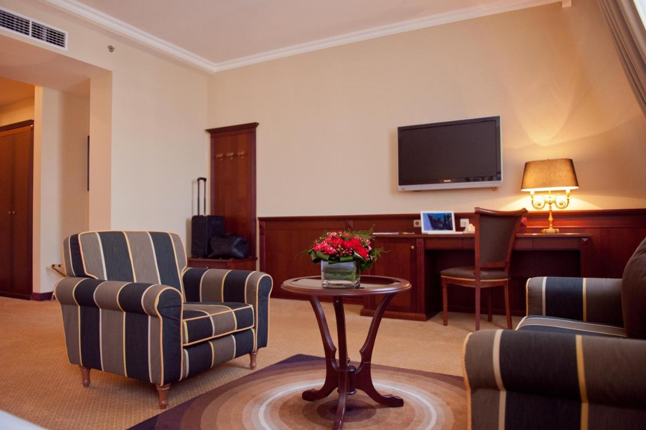 опера - The Leading Of The World 5*